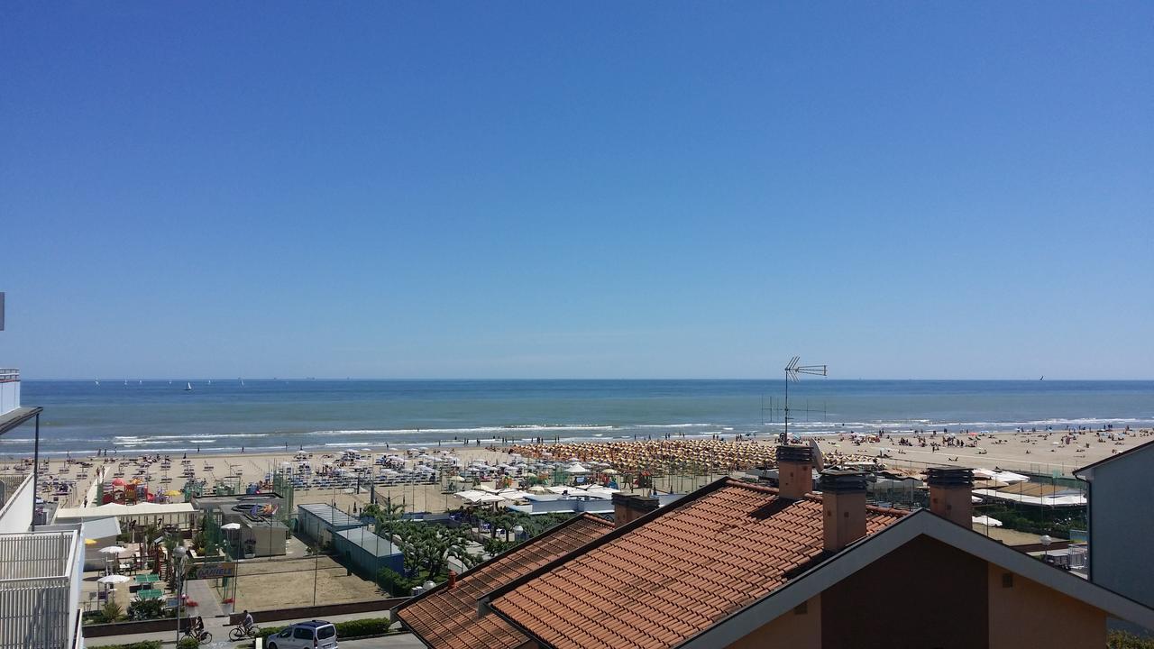 Hotel La Falena Cervia Exteriör bild
